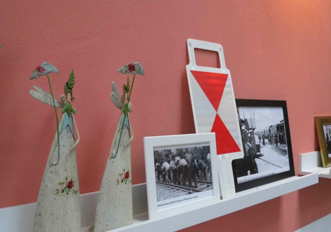 Bahnhof Droyssig - Uebernachten Im Denkmal Extérieur photo