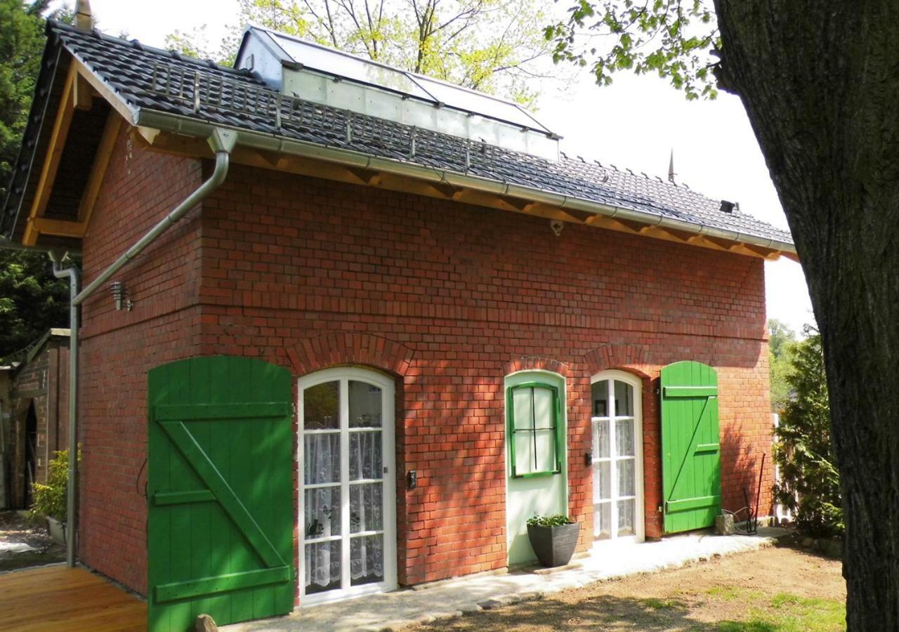Bahnhof Droyssig - Uebernachten Im Denkmal Extérieur photo